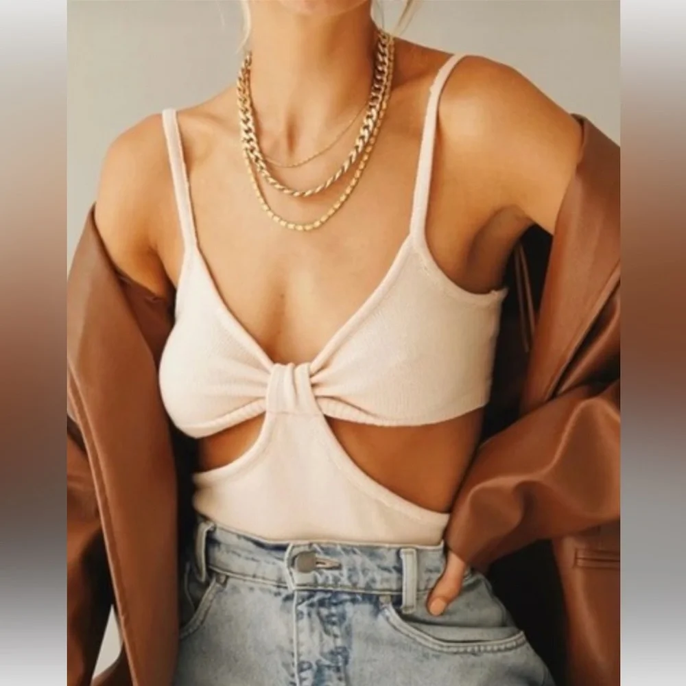 ๐น VRG GRL Hit Refresh Knit Top - Picture 1 of 3